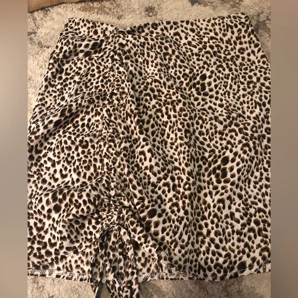 Nasty Gal Asymmetrical Scrunch Leopard Mini Skirt - Picture 2 of 5